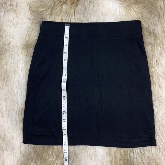 BLQ Black Mini Skirt, Size 1, New without Tags - Picture 8 of 11